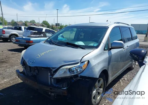 2014 Toyota Sienna Le V6 8 Passenger from USA, damaged, VIN 5TDKK3DC4ES464406